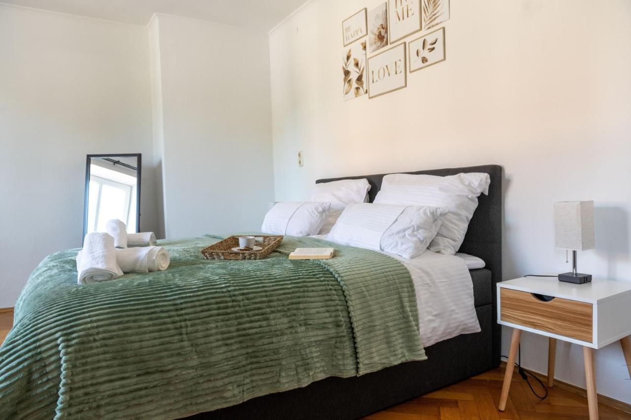 Bessa Homes 6 Personen 2 Schlafzimmer, 3 King Size, Betten, Balkon, Kueche Haag in Oberbayern Bagian luar foto