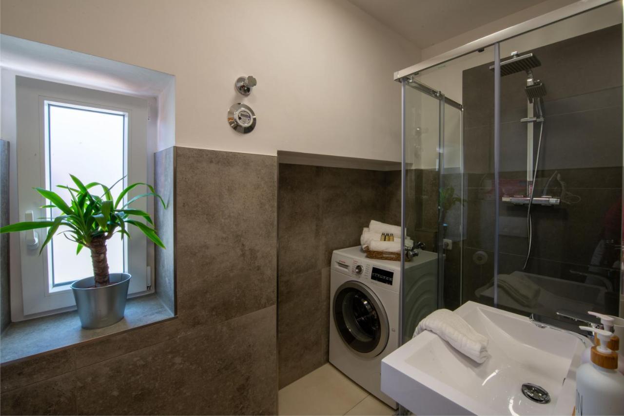 Bessa Homes 6 Personen 2 Schlafzimmer, 3 King Size, Betten, Balkon, Kueche Haag in Oberbayern Bagian luar foto