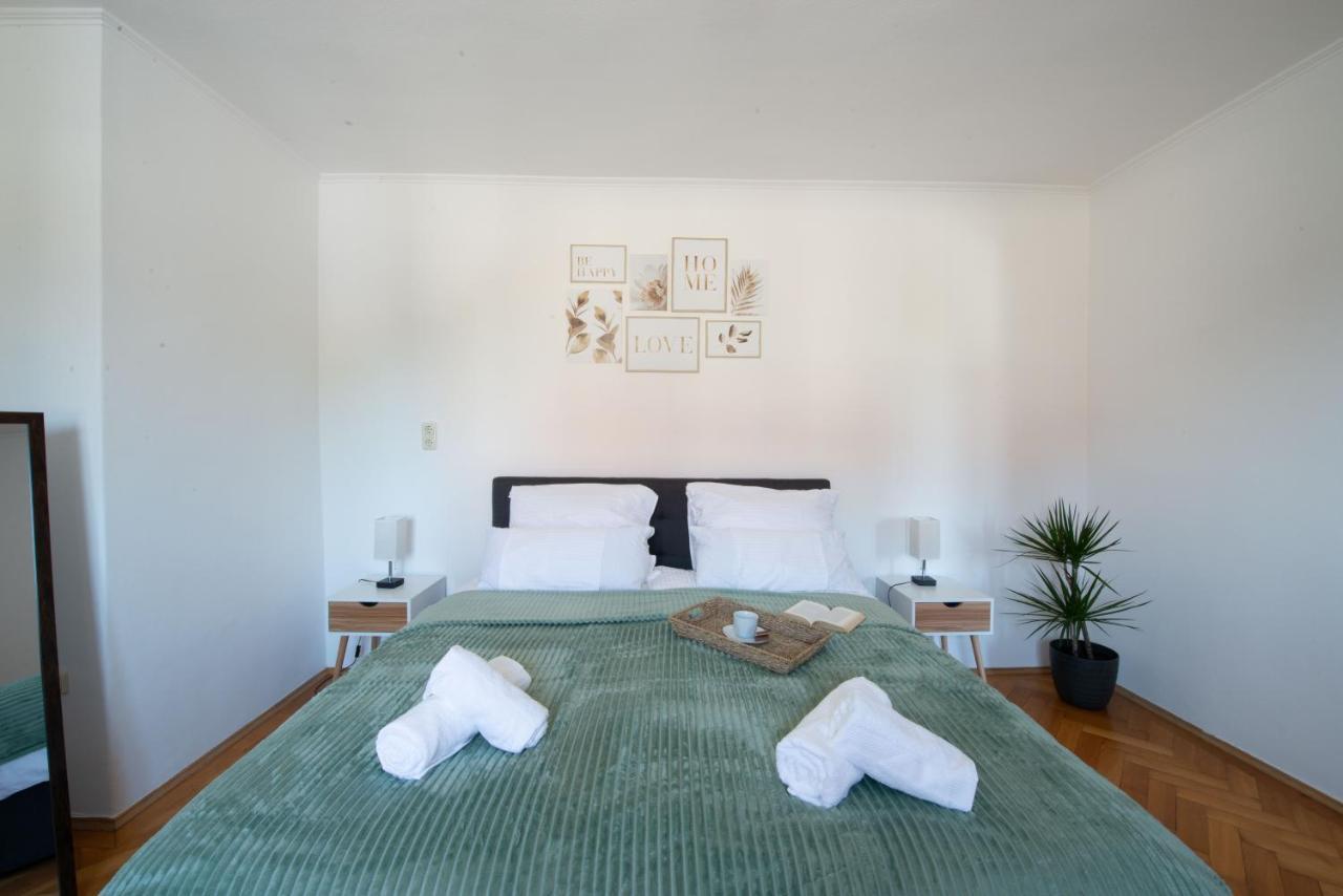 Bessa Homes 6 Personen 2 Schlafzimmer, 3 King Size, Betten, Balkon, Kueche Haag in Oberbayern Bagian luar foto
