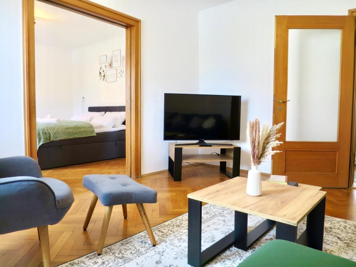 Bessa Homes 6 Personen 2 Schlafzimmer, 3 King Size, Betten, Balkon, Kueche Haag in Oberbayern Bagian luar foto